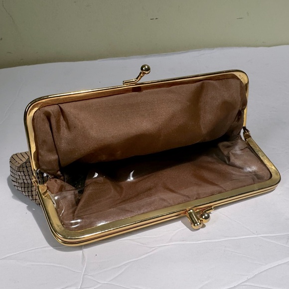 Bueno Vintage 80s Metal Mesh KissLock Clutch Bag 3 Section Makeup Formal Neutral - Picture 3 of 15